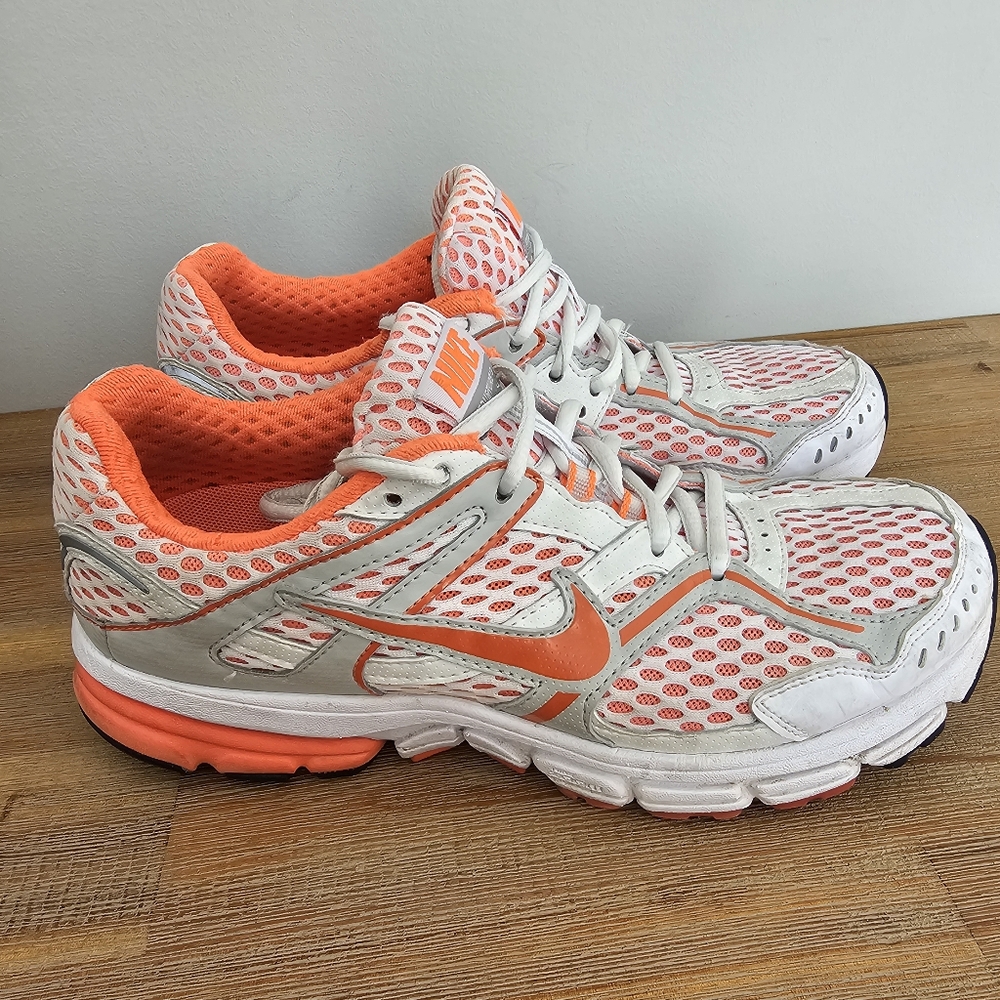 NIKE Structure 13, Bowerman Series Womens Athletic Training Running